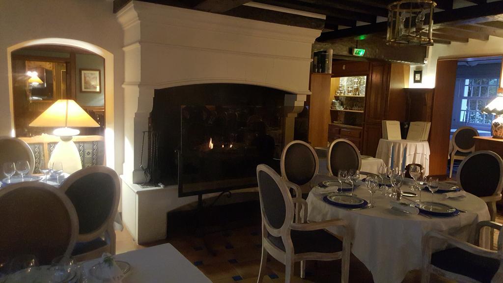 Logis - Hotel & Restaurant Le Gonfalon Germigny-l'Eveque Екстериор снимка