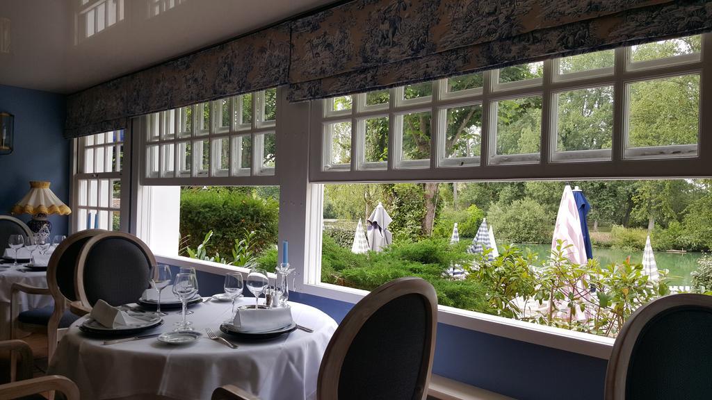 Logis - Hotel & Restaurant Le Gonfalon Germigny-l'Eveque Екстериор снимка