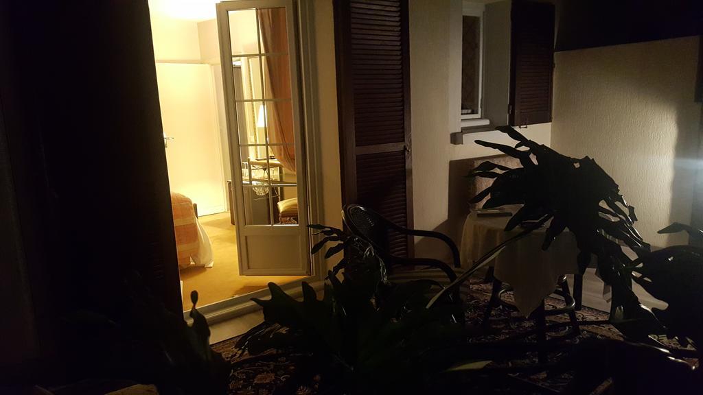 Logis - Hotel & Restaurant Le Gonfalon Germigny-l'Eveque Екстериор снимка