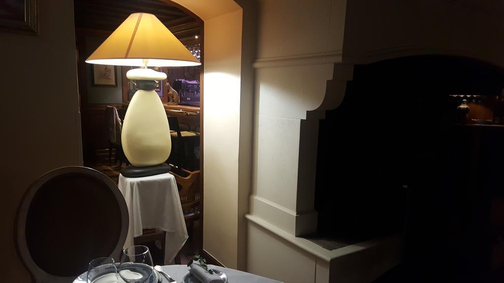 Logis - Hotel & Restaurant Le Gonfalon Germigny-l'Eveque Екстериор снимка
